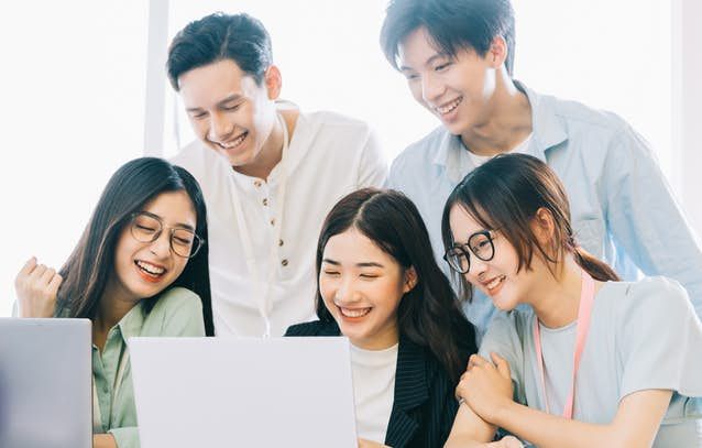 Kinh doanh số & Marketing quốc tế